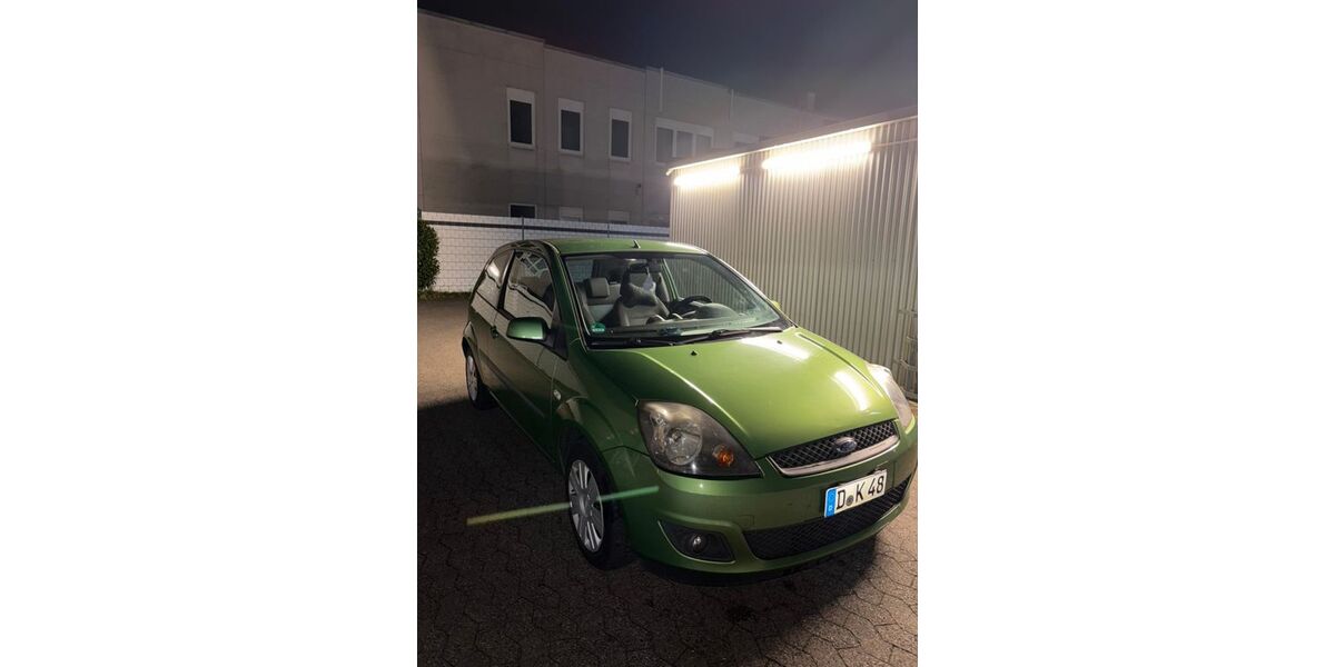 Ford Fiesta 162.000 km 2.500 &euro; Düsseldorf 40215