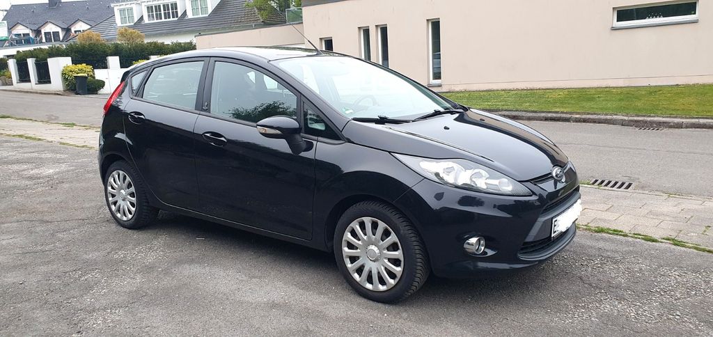 Ford Fiesta 123.800 km 4.400 &euro; Essen 45219