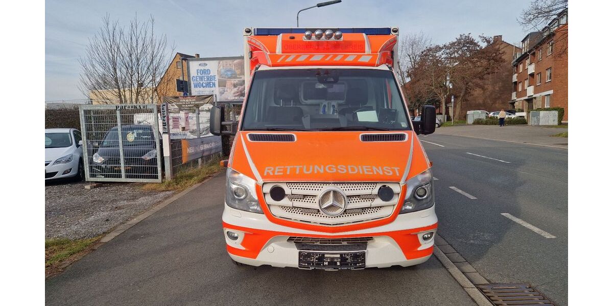 Mercedes-Benz Sprinter 300.543 km 13.999 &euro; Düsseldorf 40549