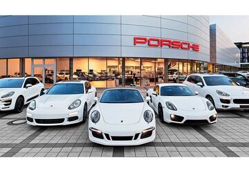 Porsche Taycan 24.293 km 82.490 &euro; Düsseldorf 40468