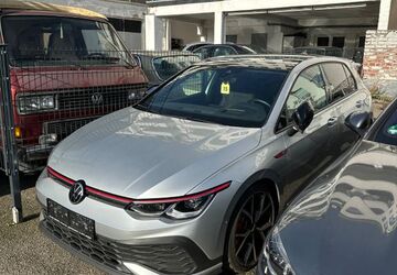 VW Golf 132.000 km 26.999 &euro; Düsseldorf 40625