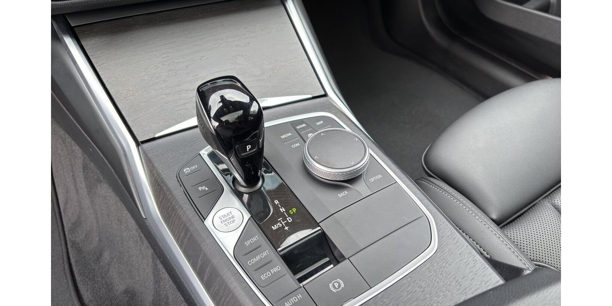 BMW 320d M Sport Leder Pano Kamera DrivProf HiFi 104.943 km 27.900 &euro; Wuppertal 42327