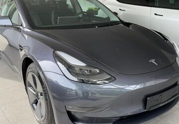 Tesla Model 3 66.350 km 29.990 &euro; Mülheim an der Ruhr 45478