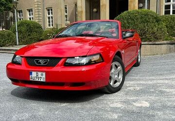 Ford Mustang 86.000 km 9.900 &euro; Düsseldorf 40599