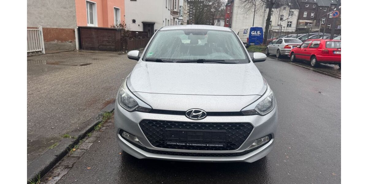 Hyundai i20 126.000 km 6.599 &euro; Gelsenkirchen 45879