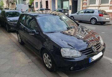 VW Golf 92.500 km 4.990 &euro; Düsseldorf 40477