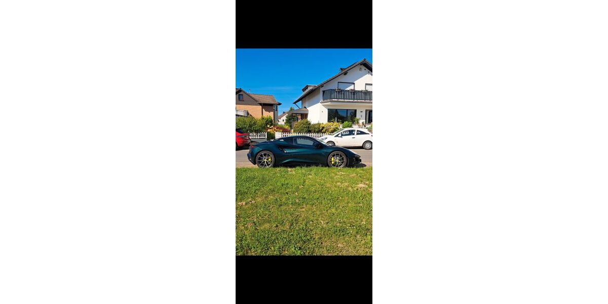 Lotus Emira 10.000 km 80.450 &euro; Neuss 41464