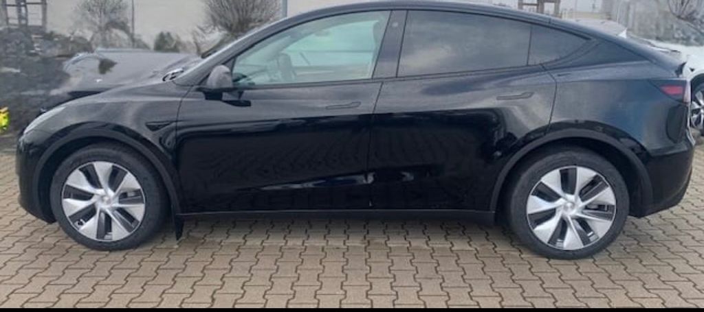 Tesla Model Y 49.500 km 34.900 &euro; Solingen 42655