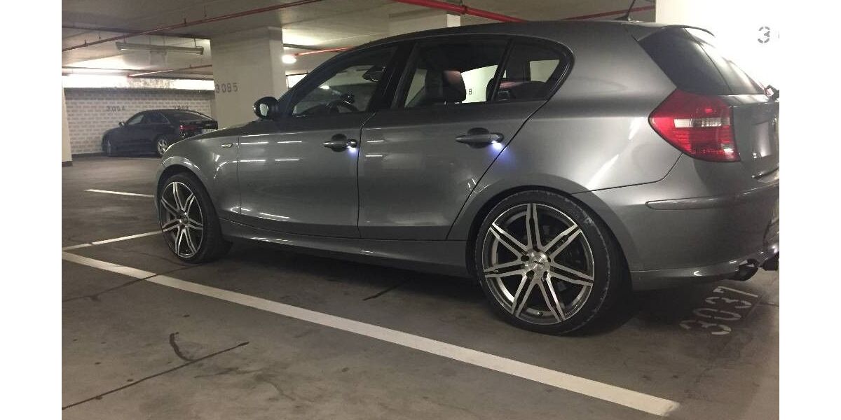 BMW 118 229.000 km 6.800 &euro; Düsseldorf 40221