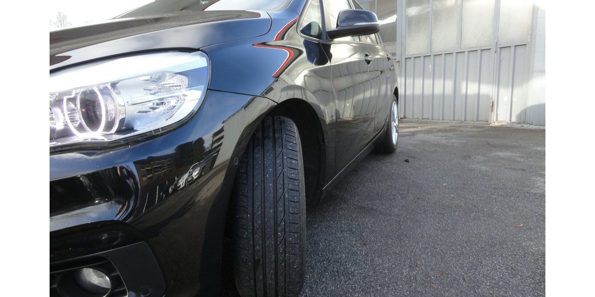 BMW 218 Active Tourer Autom Navi LED Klimatr.PDC SHZ 112.000 km 11.999 &euro; Neuss 41462