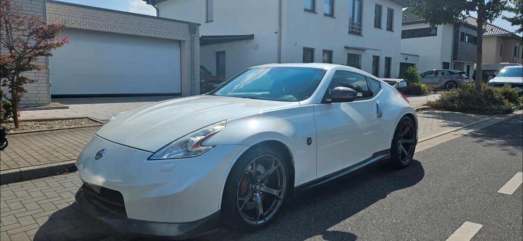Nissan 370Z 151.000 km 27.999 &euro; Krefeld 47829