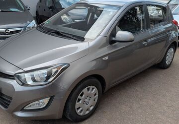 Hyundai i20 71.350 km 5.250 &euro; Mülheim-Ruhr 45473