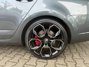 Skoda OCTAVIA TSI RS 2.0 Combi +Navi+CarPlay+Totwinkel+ 89.504 km 23.450 &euro; Meerbusch 40667