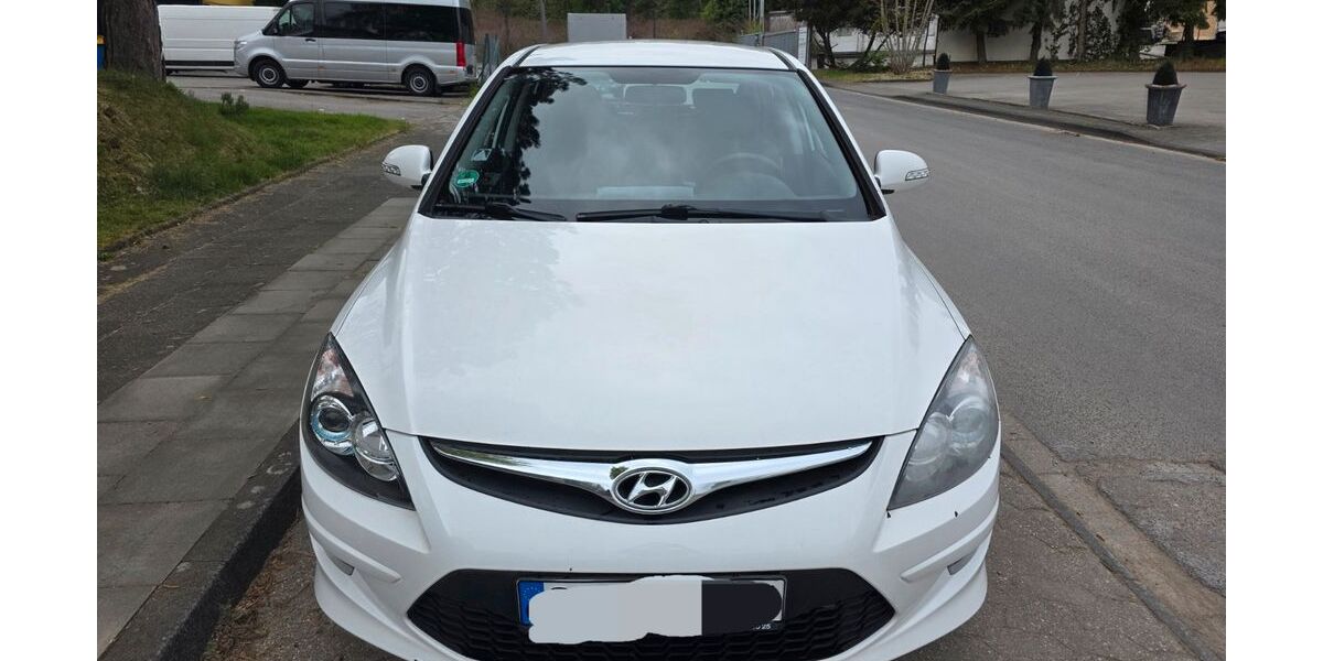 Hyundai i30 163.000 km 3.900 &euro; Solingen 42651