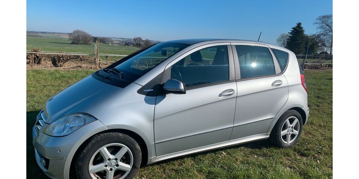 Mercedes-Benz A 160 286.075 km 2.499 &euro; Mettmann 40822