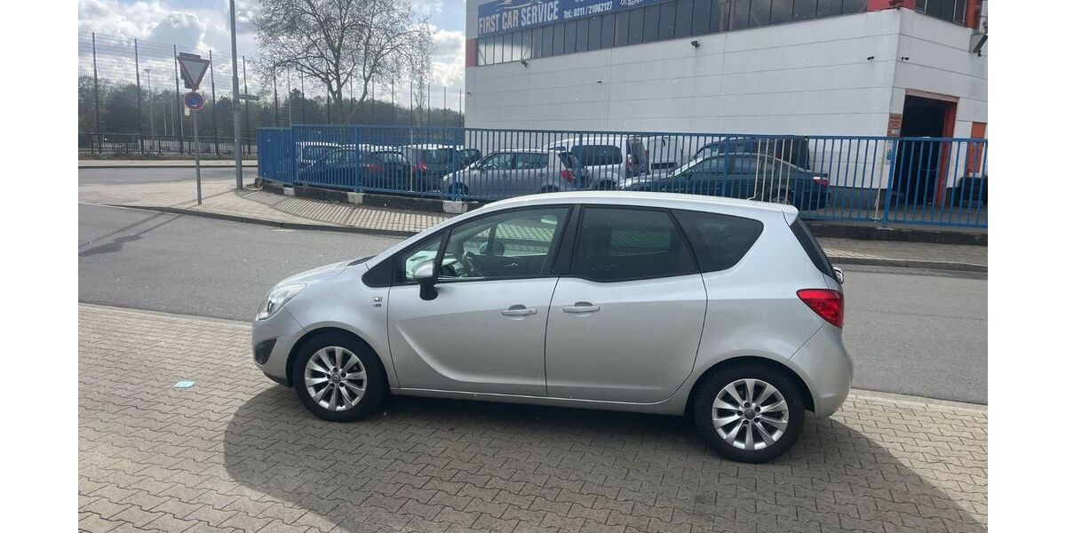 Opel Meriva 143.485 km 3.799 &euro; Düsseldorf 40599
