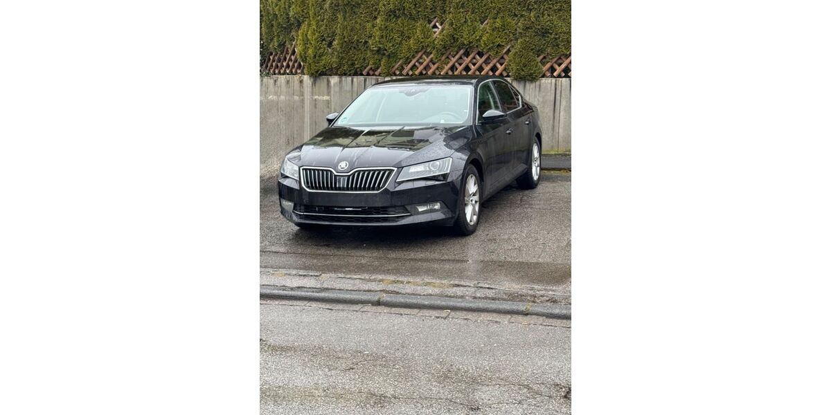 Skoda Superb 143.000 km 12.500 &euro; Remscheid 42857