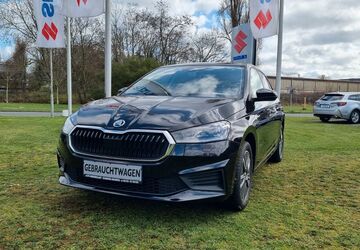 Skoda Fabia 33.200 km 16.950 &euro; Duisburg 47167