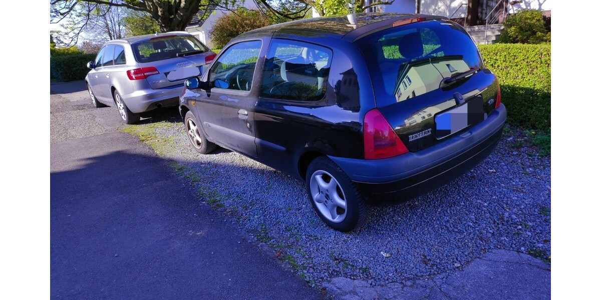 Renault Clio 122.280 km 1.650 &euro; Solingen 42651