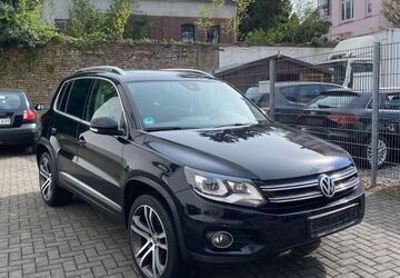 VW Tiguan 225.965 km 10.500 &euro; Solingen 42655