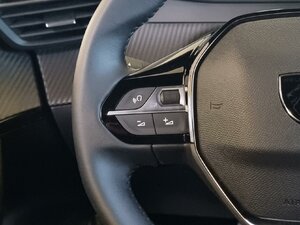 Peugeot 2008 Allure Klimaautom. Alu Allwetter Android Appl 14.715 km 17.880 &euro; HAAN 42781