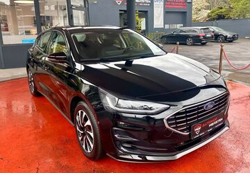 Ford Focus 14.776 km 22.490 &euro; Düsseldorf 40589