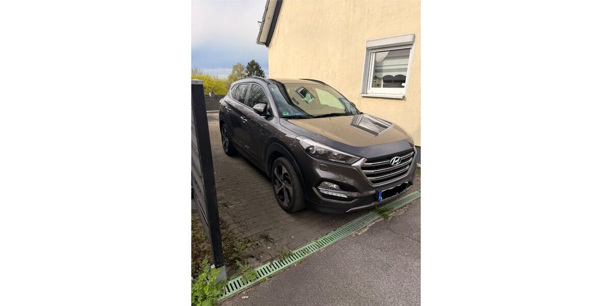 Hyundai TUCSON 192.500 km 11.750 &euro; Remscheid 42855