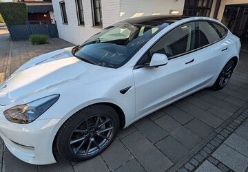 Tesla Model 3 41.000 km 29.999 &euro; Duisburg 47259