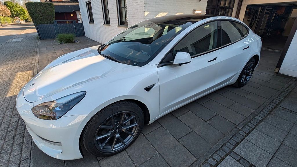Tesla Model 3 41.000 km 29.999 &euro; Duisburg 47259