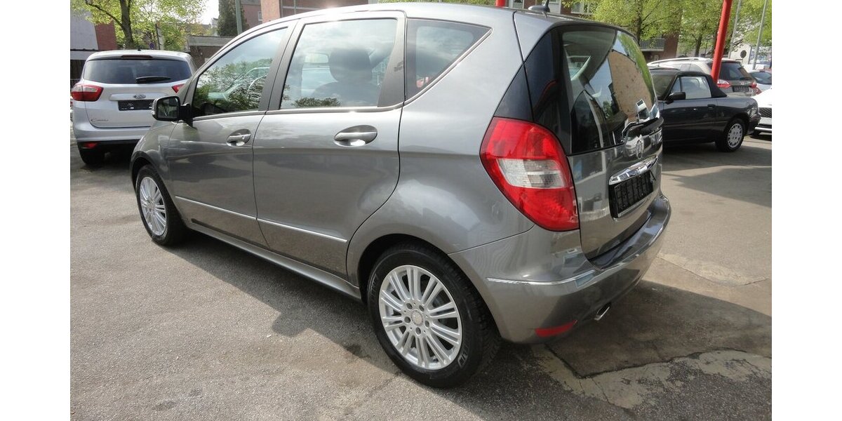 Mercedes-Benz A 160 Elegance Klima SHZ Alu 16 2.Hd Erst 47 Tkm 47.900 km 6.999 &euro; Neuss 41462