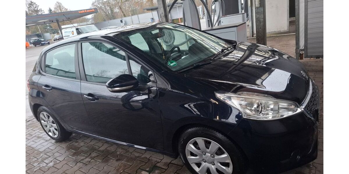 Peugeot 208 110.000 km 4.000 &euro; Essen 45307