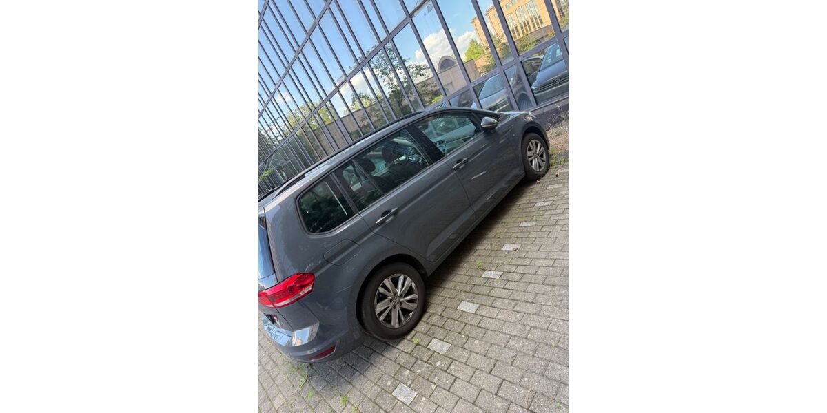 VW Touran 140.000 km 17.999 &euro; Ratingen 40880