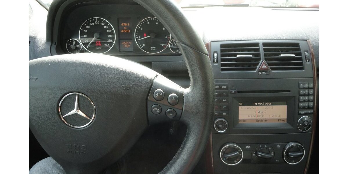 Mercedes-Benz A 160 Elegance Klima SHZ Alu 16 2.Hd Erst 47 Tkm 47.900 km 6.999 &euro; Neuss 41462