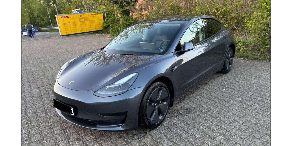 Tesla Model 3 59.100 km 27.990 &euro; Velbert 42549