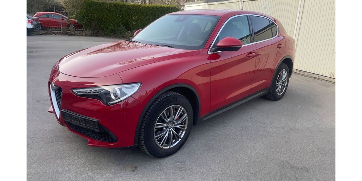 Alfa Romeo Stelvio 105.000 km 20.900 &euro; Remscheid 42855