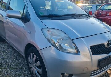 Toyota Yaris 316.000 km 1.440 &euro; Düsseldorf 40549