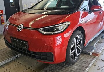 VW ID.3 32.678 km 25.450 &euro; Hilden 40721