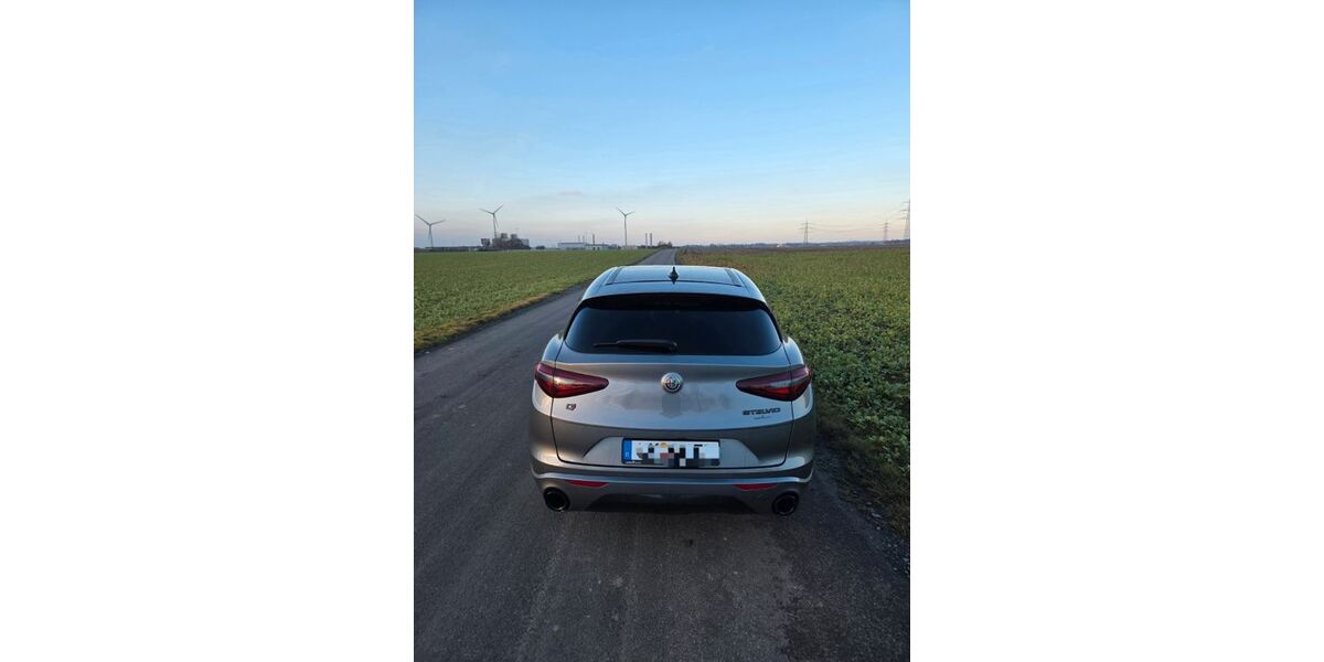 Alfa Romeo Stelvio 97.500 km 26.050 &euro; Tönisvorst 47918