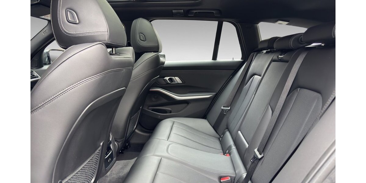 BMW 320d M Sport Leder Pano Kamera DrivProf HiFi 104.943 km 27.900 &euro; Wuppertal 42327