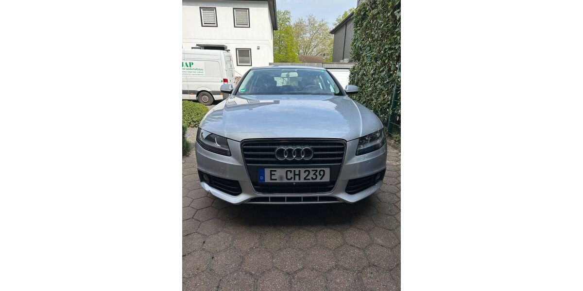 Audi A4 111.186 km 8.100 &euro; Essen 45141
