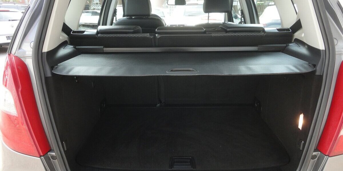 Mercedes-Benz A 160 Elegance Klima SHZ Alu 16 2.Hd Erst 47 Tkm 47.900 km 6.999 &euro; Neuss 41462