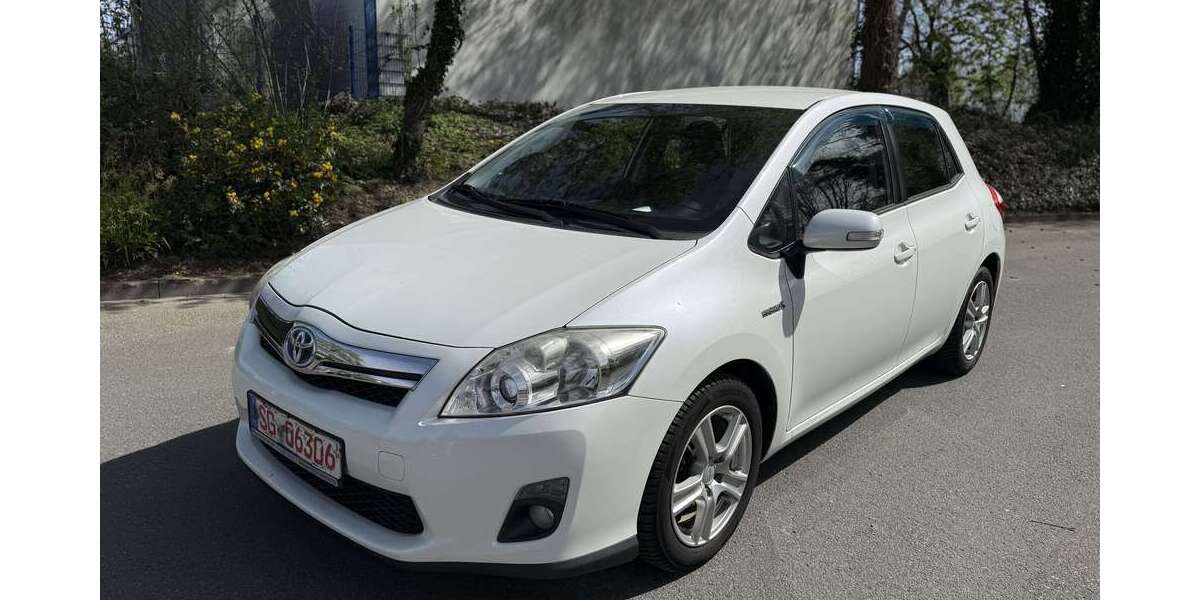 Toyota Auris 196.388 km 6.990 &euro; Solingen 42655
