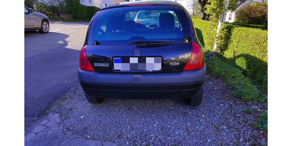 Renault Clio 122.280 km 1.650 &euro; Solingen 42651