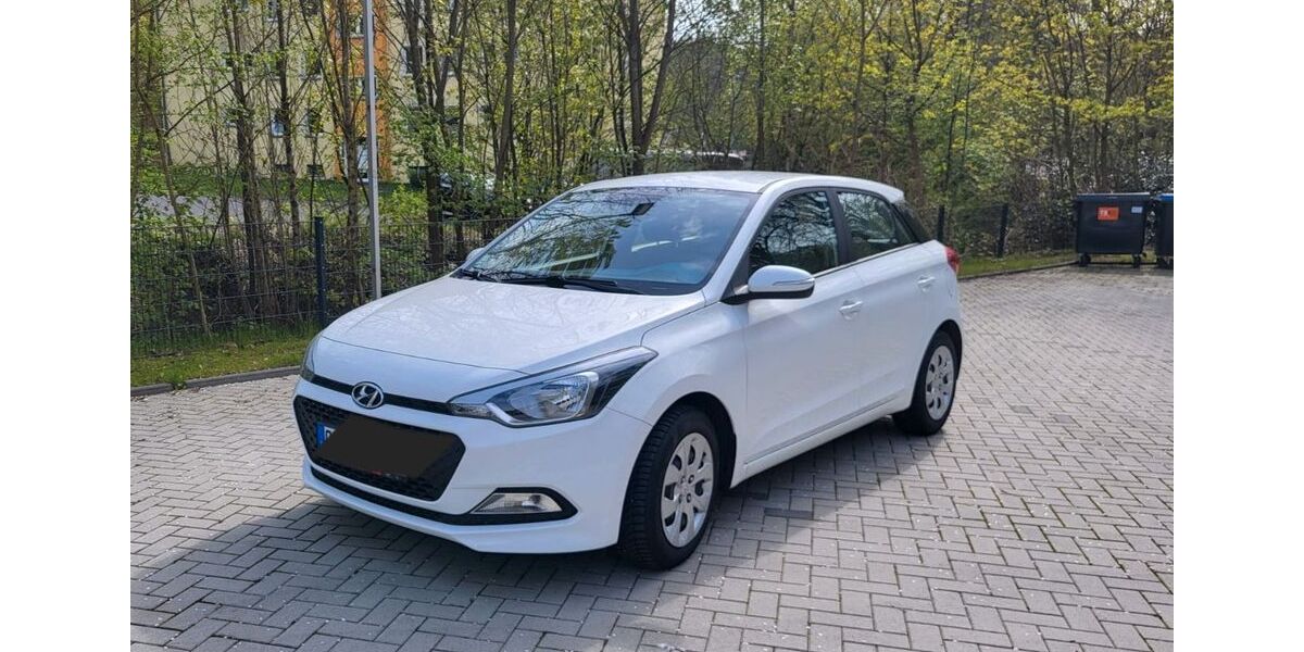 Hyundai i20 52.000 km 8.200 &euro; Remscheid 42859