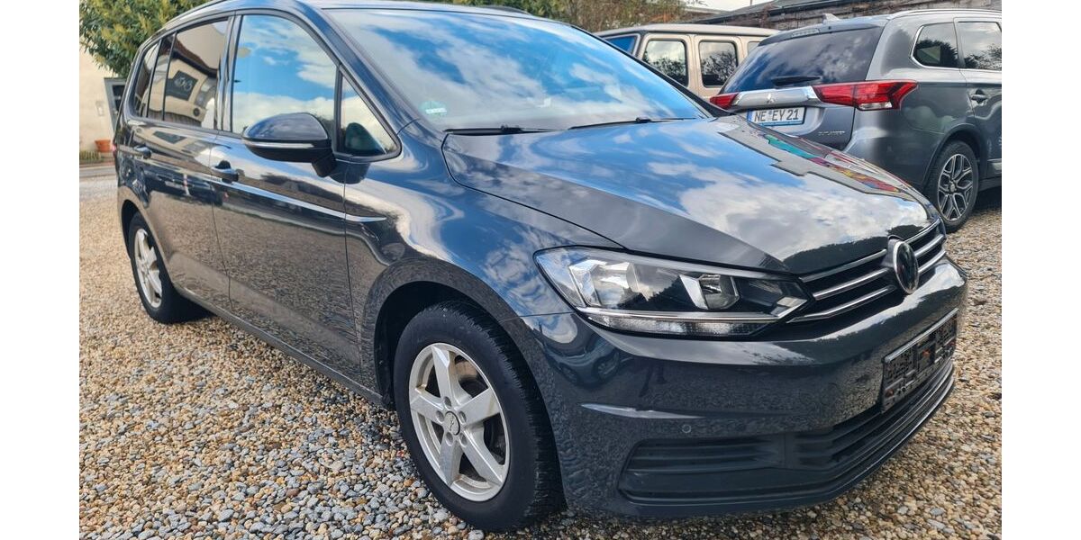 VW Touran 97.000 km 13.540 &euro; Düsseldorf 40549