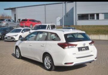 Toyota Auris 155.000 km 12.500 &euro; Neuss 41469