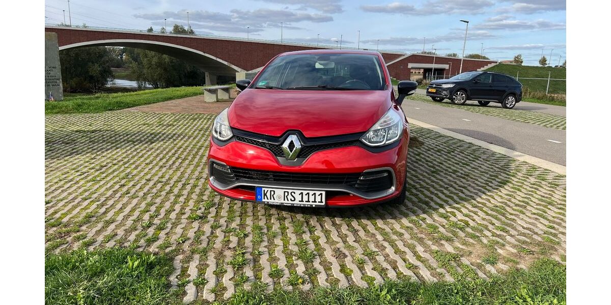 Renault Clio 122.948 km 11.500 &euro; Krefeld 47800