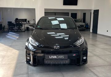 Toyota Yaris 3.806 km 42.700 &euro; Oberhausen 46049