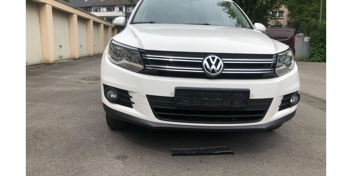 VW Tiguan 127.000 km 11.750 &euro; Duisburg 47119