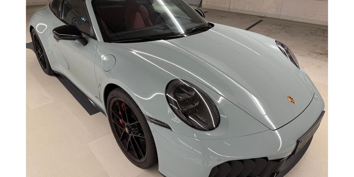 Porsche 992 4.000 km 214.081 &euro; Düsseldorf 40211